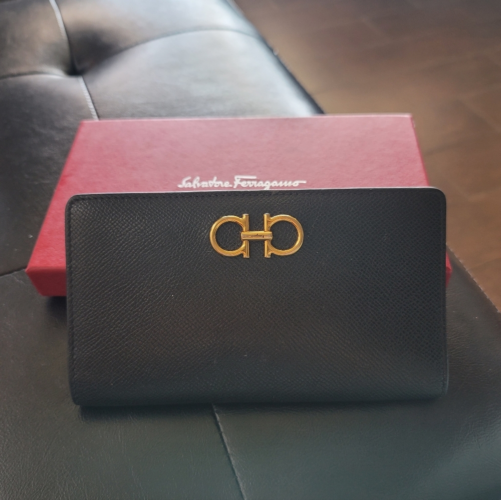 Salvatore Ferragamo Wallet - Picture 5 of 13